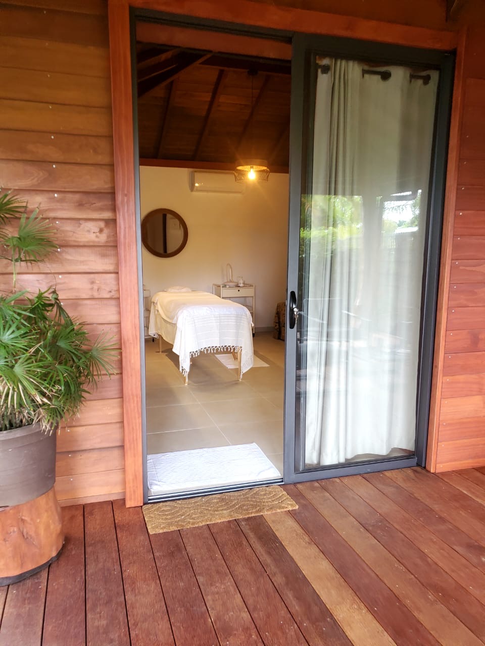Nouveau : espace bien-être à Moorea, massages et soins visage